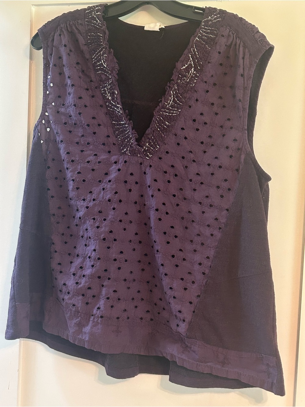 VINTAGE 2008/ANTRO Eggplant V-Neck Embroidered Eyelet Tank